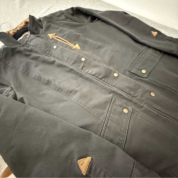 Legendary Whitetails Tarmak Utility Jacket with concealed carry pockets - Picture 13 of 15